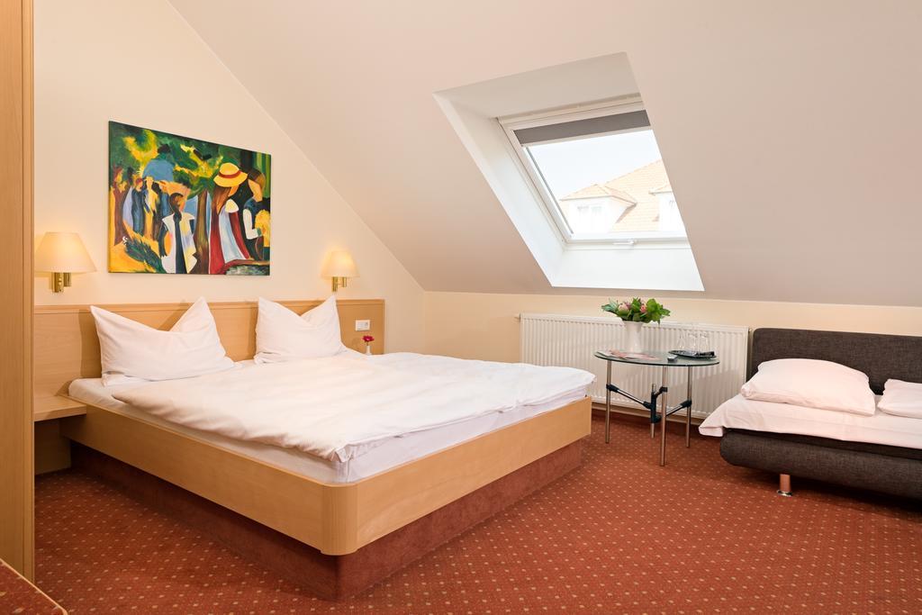 Hotel Heuboden Umkirch Luaran gambar