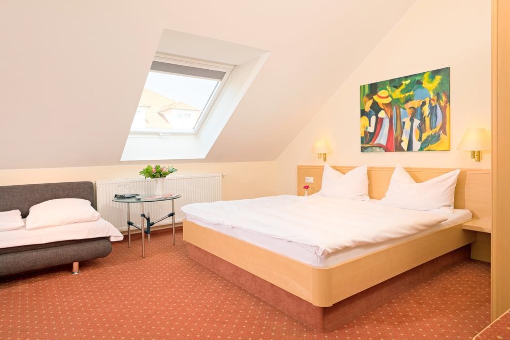 Hotel Heuboden Umkirch Luaran gambar